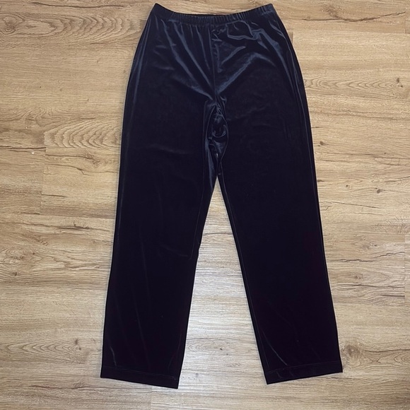 Chic Midnight Black Velvet Joggers - Picture 1 of 8